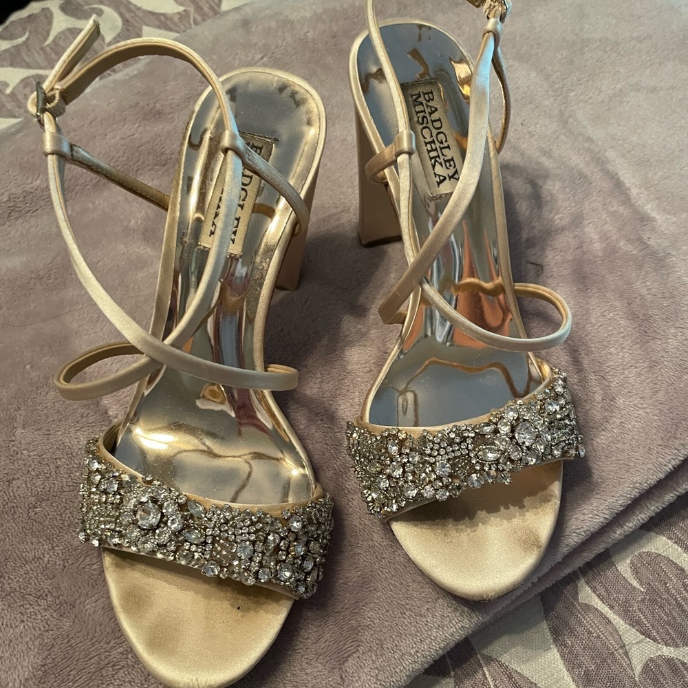 Badgely Mischka chunky heel shoes